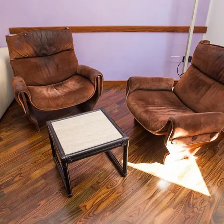 Alojamento de Acomodação e Pequeno-almoço Domus Regis Cagliari