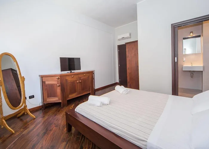 Domus Regis Bed & Breakfast 3*